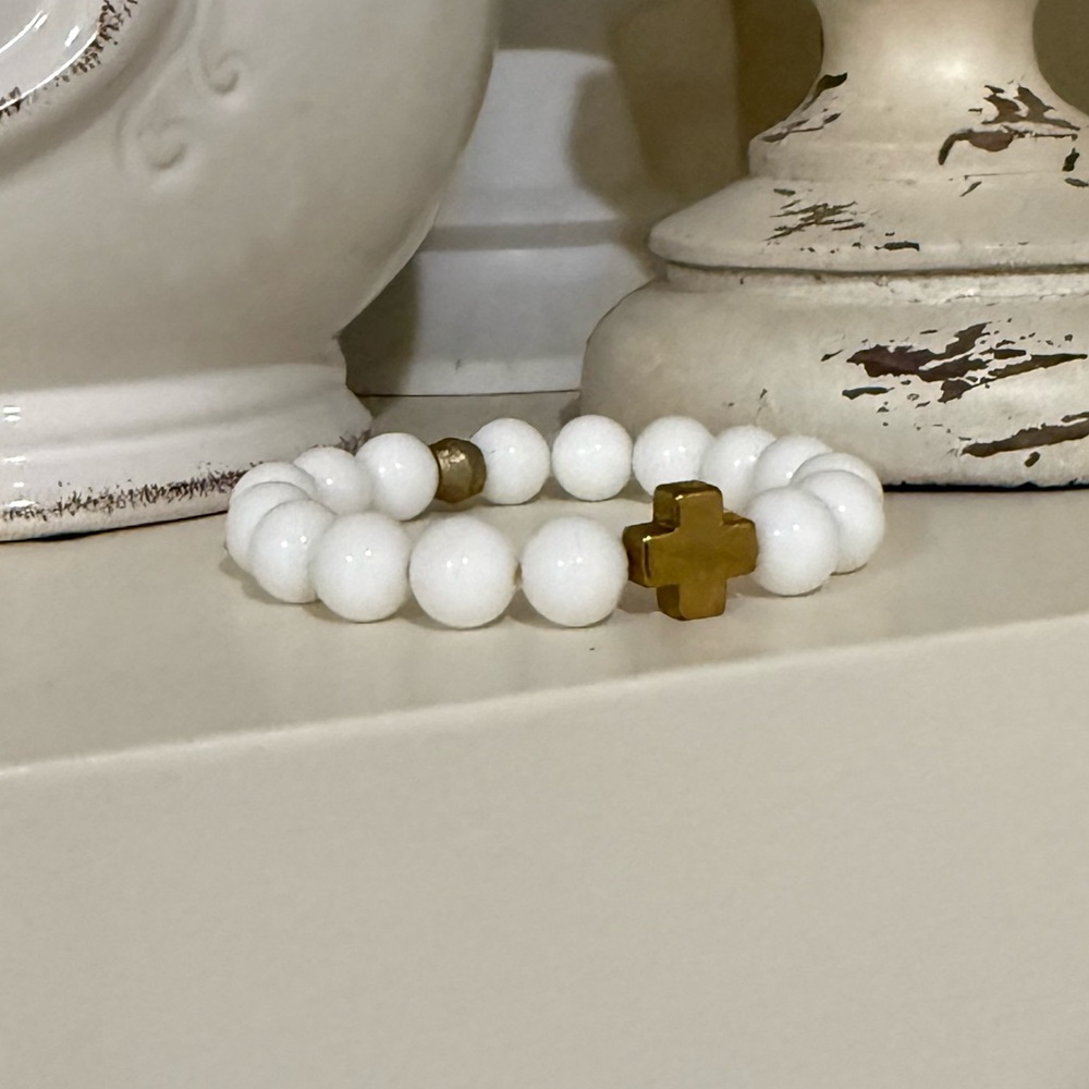 Chunky White Beaded Elastic Bracelet
